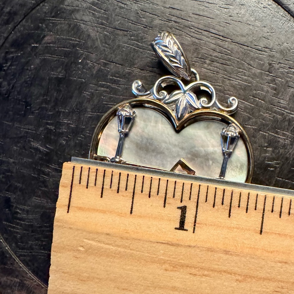 Gems En Vogue Michael Valitutti Heart-Shaped Paris Pendant Bridge of Locks - Picture 12 of 13